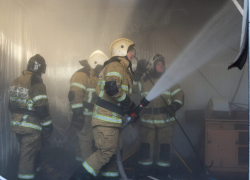 При пожаре в волгоградском экопарке «Ангарский» сгорела баня