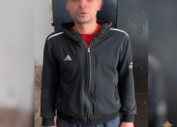 Грузчика-охотника на старушек сняли на фото в Волгограде