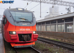 Движение поездов приостановлено на станции Петров Вал: ночью тушили пожар от обломков БПЛА