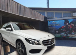Mercedes C-180 угнали у кафе «Саирме» на юге Волгограда