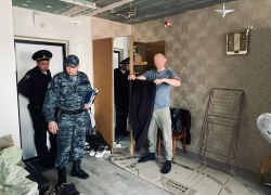 Алиментщика в розыске достали из шкафа в Волгограде