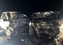 Машины всмятку: на видео попали последствия смертельного столкновения Toyota и «Лады» под Волгоградом 
