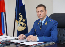 Владимир Путин наградил волгоградского прокурора Дениса Костенко медалью 