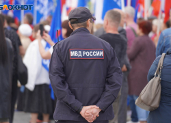 Молодая волгоградка покусала полицейского