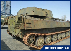 Облезлый парк военной техники возле «Гасителя» в Волгограде показал фотограф
