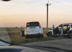 Очевидцы сообщают о треш-ДТП под Волгоградом: помощь потребовалась шестерым