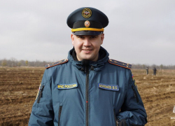 Пожарный в отпуске бросился тушить горящую фуру под Волгоградом