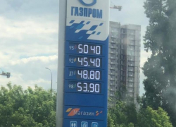В Волгограде продолжают ползти вверх цены на топливо
