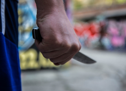 За пощечину пырнул ножом подростка: 16-летний парень идет под суд в Волгоградской области