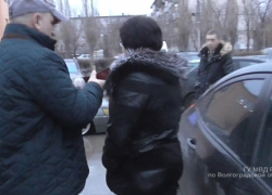 Начальница подразделения налоговой службы в Волжском задержана за взятку в 500 тысяч рублей