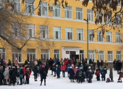 Эвакуацию школ в Волгограде сняли на видео: список «заминированных» учреждений