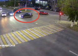 В себя поверил: жесткое ДТП устроил повернувший в поток BMW в Волгограде