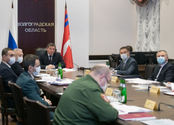 Волгоградский губернатор поручил усилить карантинные меры в новогодние праздники 