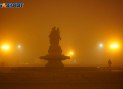 О громких ночных звуках и вспышках в небе сообщили волгоградцы