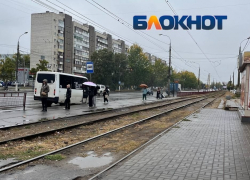 На не спасающие от дождя остановки пожаловались волгоградцы