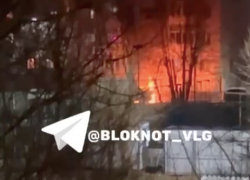 "ГАЗель" взорвалась у многоэтажки на севере Волгограда – видео 