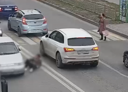 Очень быстрая школьница попала под машину в Волгограде: шок-видео  