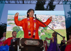 Виртуоз из династии Маллик, кундалини йога и фестиваль красок: Волгоград превратится в уголок Индии