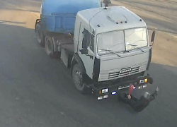 Грузовик на полном ходу отправил волгоградца в реанимацию: видео