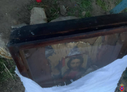 Из частного дома под Волгоградом украли икону Николая Чудотворца