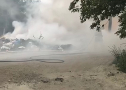 Заваленный мусором Волгоград провонял и начал гореть 