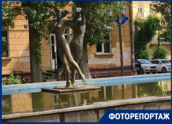 Любовь треснула по швам: в  центре Волгограда разваливается "Фонтан влюбленных"