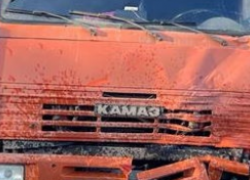 Перед автокатастрофой КамАЗ задавил насмерть мужчину на юге Волгограда