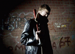 17-летний подросток избил мужчину металлической битой в центре Урюпинска 