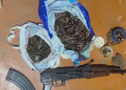 Склад из горы оружия и патронов устроил у себя дома волгоградец: ФСБ показало видео