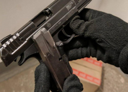 Волгоградская полиция нашла стрелявших под громкую музыку на парковке молодчиков 