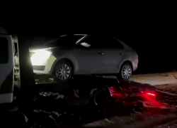 Иномарку с 10-летним за рулем остановили на волгоградской трассе — видео 