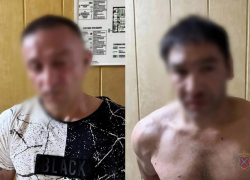 Молодого таксиста обобрали до нитки дерзкие клиенты на юге Волгограда