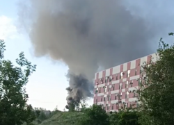 Волоградцев напугал огромный столб дыма в Дзержинском районе: видео