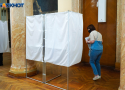 В Волгограде член УИК два дня работала на выборах с подтверждённым COVID-19