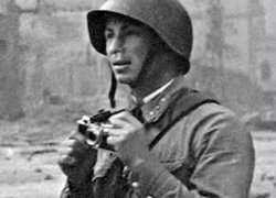 Его снимки Сталинградской битвы увидел весь мир: 113 лет назад родился Яков Рюмкин