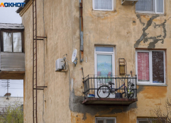 Без света, отопления и воды остаются волгоградцы после прошедшего урагана