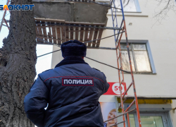 Труп подростка нашли на крыше у "ПокупАЛКО" под Волгоградом