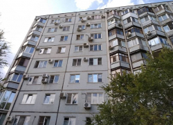 В Волгограде ищут свидетелей гибели 49-летнего мужчины, выпавшего из окна третьего этажа