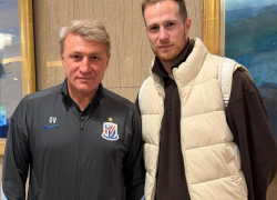 Легенду футбола встретил волгоградский вратарь на провальном для команды Слуцкого матче в Японии 