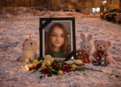 "Ангел, что же у тебя случилось": трагически погибшую 14-летнюю Катю хоронят на юге Волгограда 