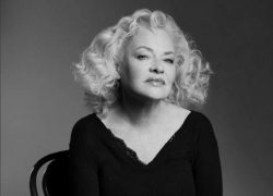 Роковая красавица Волгограда собрала сотни комплиментов в свой юбилей