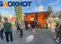 «Она едва не умерла, еле откачали»: пенсионерка потеряла сознание в набитом под завязку автобусе в Волгограде