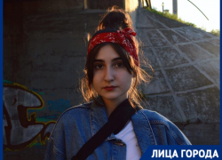 «С трудом перенесла смерть пациента после двух месяцев заботы»: как 19-летняя студентка стала санитаркой в ковид-центре Волгограда 