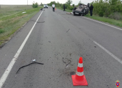 Трое погибли в опрокинутой иномарке под Волгоградом