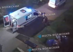 «Бил стекла, орал матом»: голый мужчина ворвался в детскую студию танцев под Волгоградом