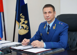 Поздравления принимает главный прокурор Волгоградской области Денис Костенко