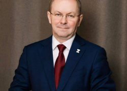 Волгоградский депутат сам себя поздравил с 55-летием