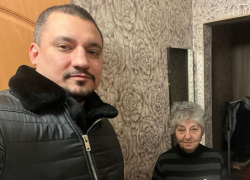 За отмечающую юбилейные 20 лет депутатства Фомину на ее замерзающем округе в Волгограде отдуваются другие