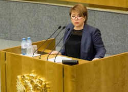Волгоградский депутат Госдумы Ирина Гусева стала соавтором закона о противодействии мошенничеству в сфере недвижимости