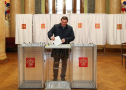 На выборах депутатов гордумы Волгограда Андрей Бочаров будет голосовать в школе №87